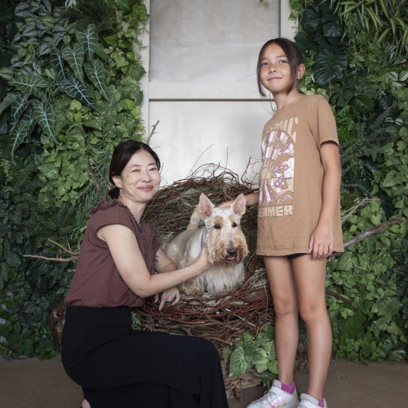 犬／少女とお母さん